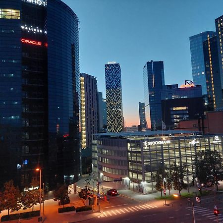 Kahe Magamistoaga Ja Suure Elutoaga 3-Toaline Korter Vaatega Tallinna Aerikeskusele Buitenkant foto